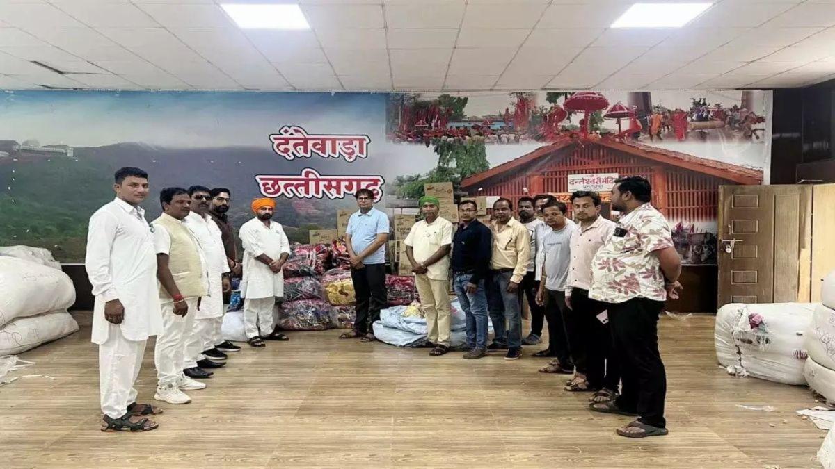 बस्तर में बाढ़ का तांडव: भारतीय किसान यूनियन और चैंबर ऑफ कॉमर्स ने बढ़ाए मदद के हाथ, राहत सामग्री वितरित