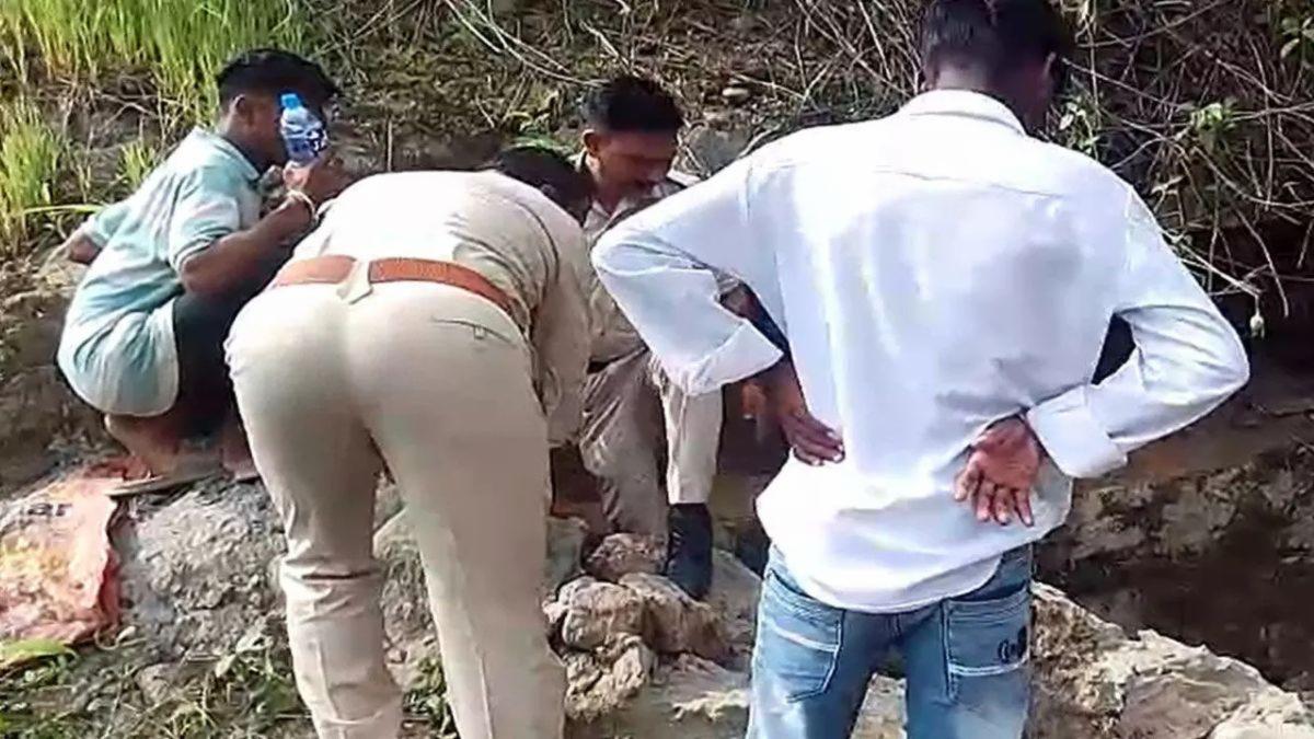  छत्तीसगढ़ कोयला खदान में भूस्खलन के बाद ग्रामीण फंसा