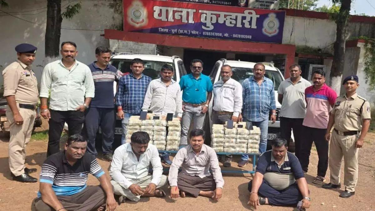 छत्तीसगढ़ में 6.60 करोड़ रुपये जब्त: दुर्ग पुलिस ने दो कारों से पकड़ी विशाल नकदी, हवाला कनेक्शन की आशंका