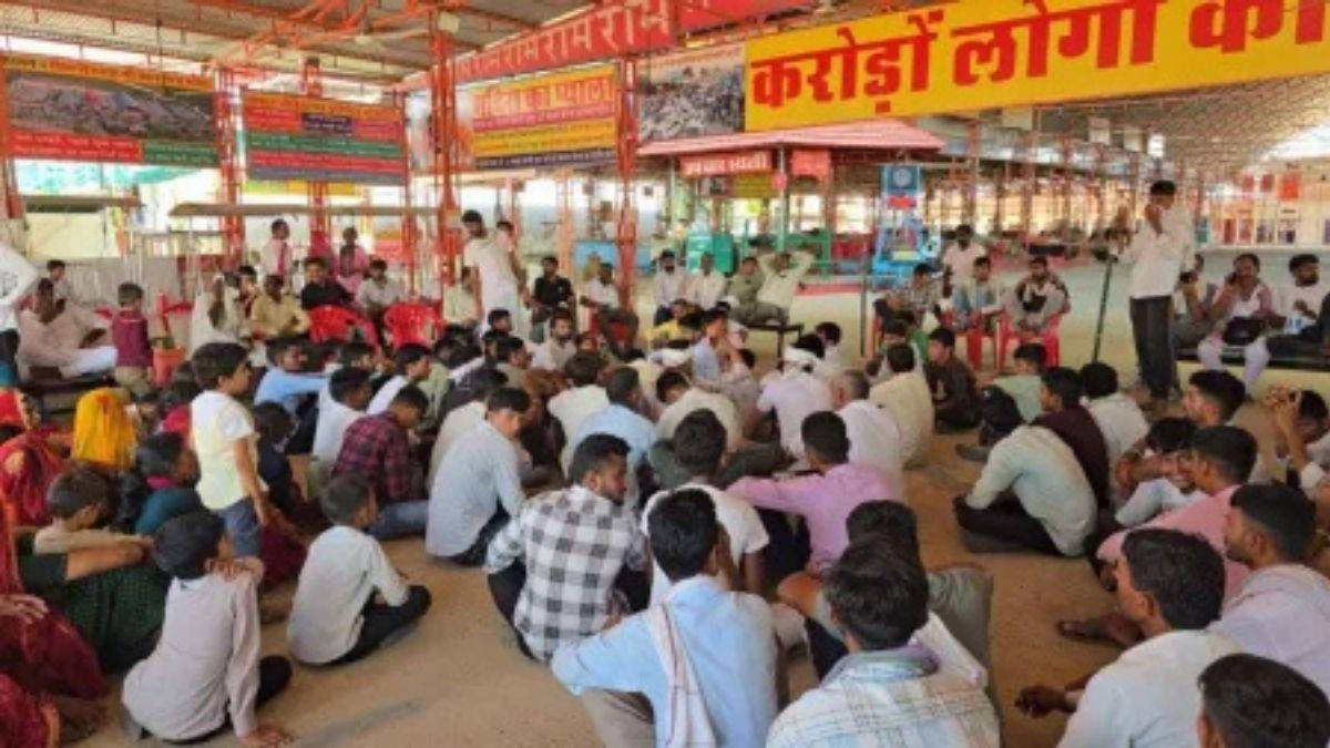 गौशाला विवाद: श्रद्धालुओं पर लाठीचार्ज, 14 गिरफ्तार