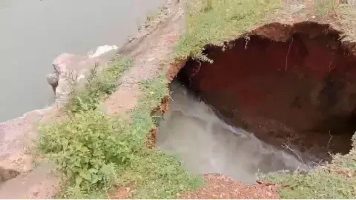 लखौली नहर टूटने से हाहाकार: घरों-खेतों में घुसा पानी, जनजीवन अस्त-व्यस्त