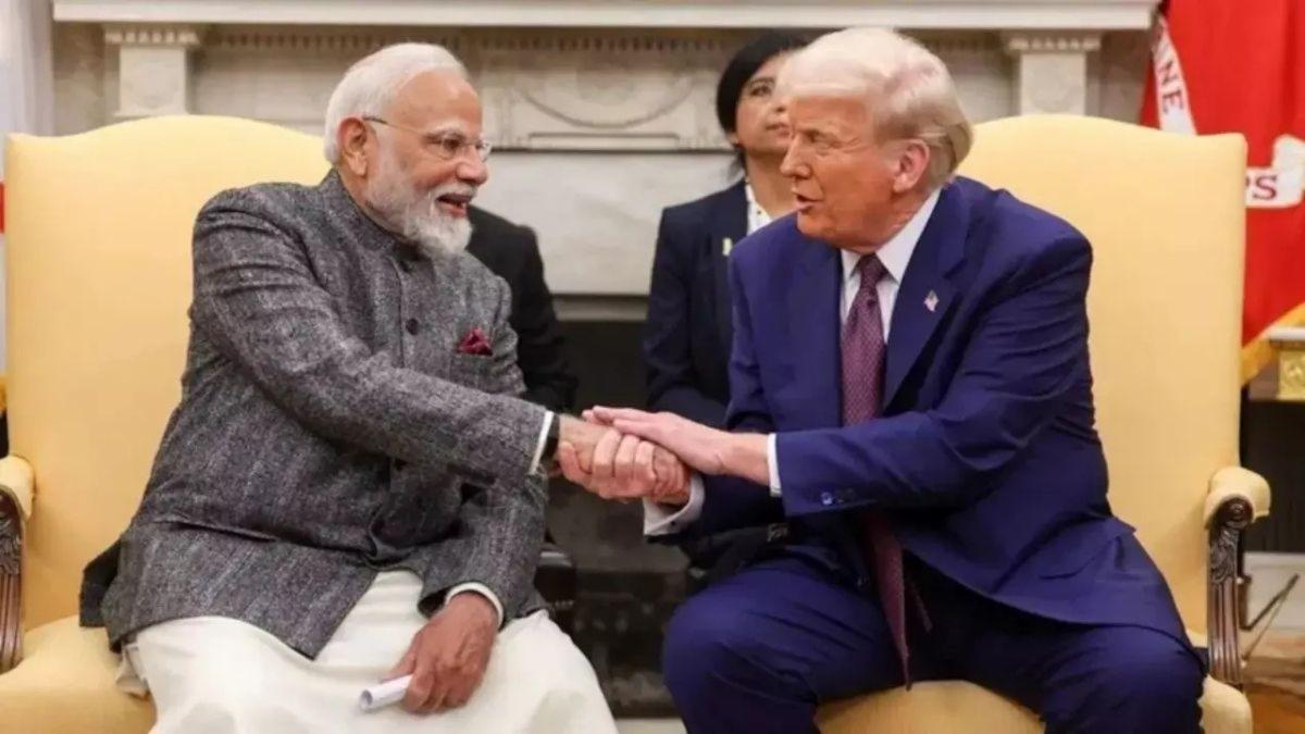 पीएम मोदी और ट्रंप के बीच दोस्ती पर गर्मायी सियासत: जानिए क्या है पूरा मामला!