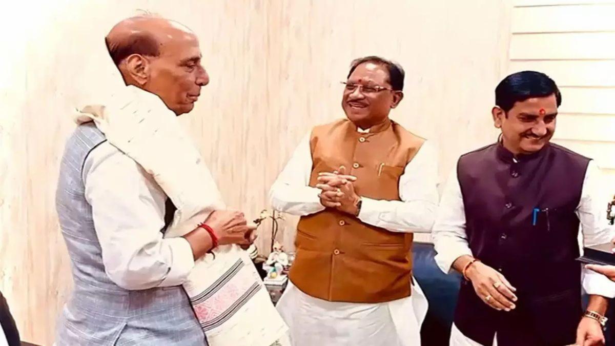 मुख्यमंत्री विष्णुदेव साय का दिल्ली दौरा: रक्षा मंत्री राजनाथ सिंह से अहम मुलाकात और विकास पर चर्चा